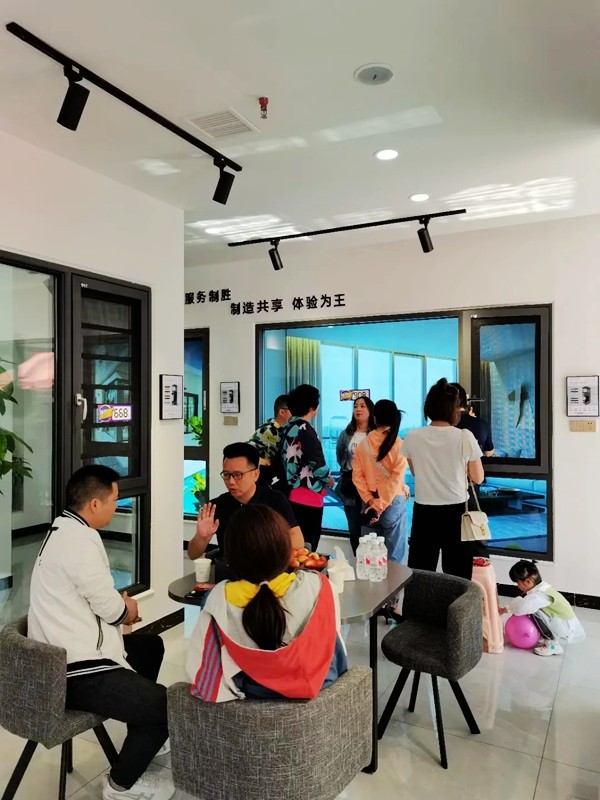 精彩回顾|直击英皇島门窗务川旗舰店开业现场