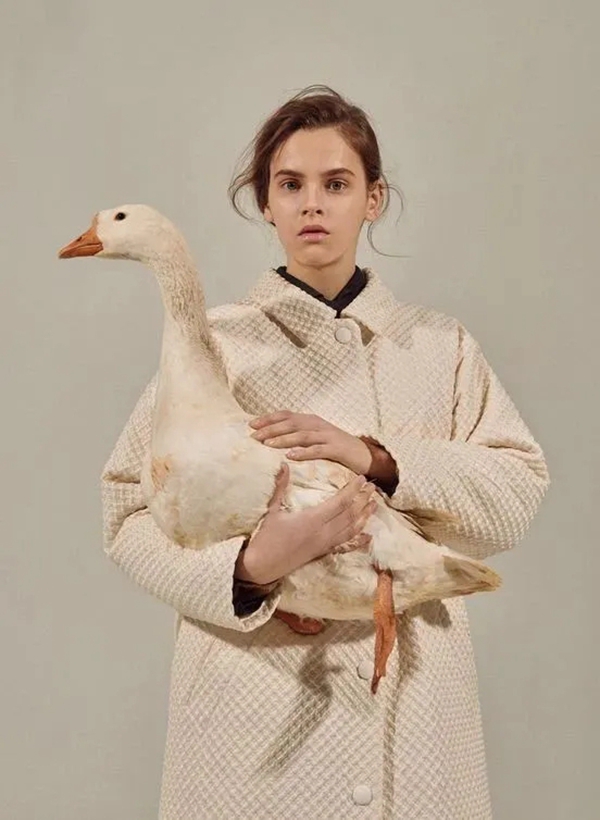 Dior、Armani不可缺少的素材,汇明A+墙布居然这么用…… Dior、Armani不可缺少的素材,汇明A+墙布居然这么用……