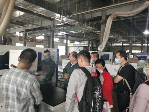 华泰龙橱柜举行首批招商说明会