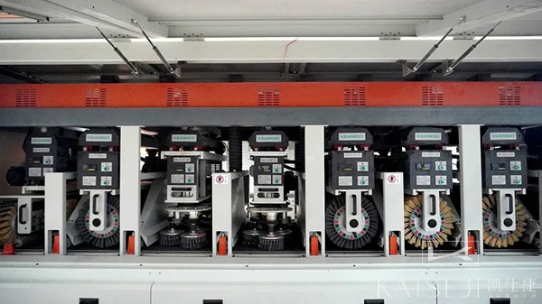 凯仕捷整木定制的品质之行:走进化工厂 凯仕捷整木定制的品质之行:走进化工厂