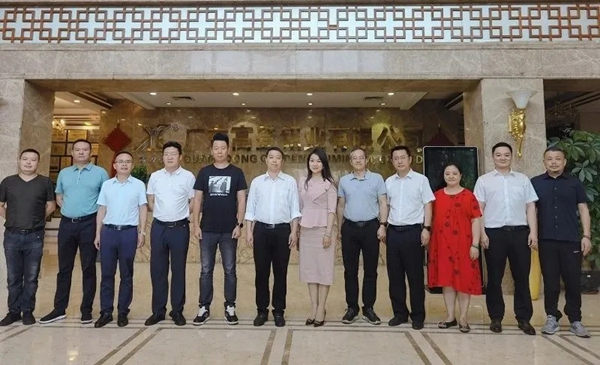 黔西南州人民政府领导一行考察高登铝业