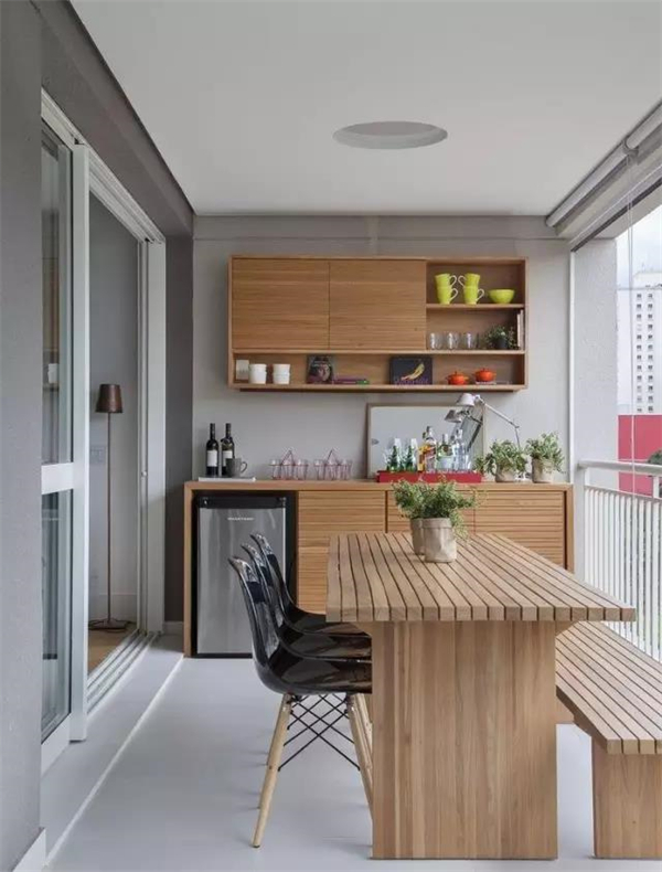 富轩全屋门窗:有氧阳光餐厅,享受美食又心旷神怡 富轩全屋门窗:有氧阳光餐厅,享受美食又心旷神怡