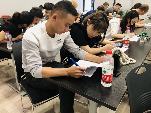 罗斯顿智能门窗2021年第一期新商培训会成功举行