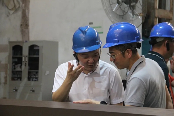 黔西南州人民政府领导一行考察高登铝业