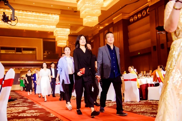 一米阳光门窗全球峰会暨15周年庆典启动第二季5.15爱家日