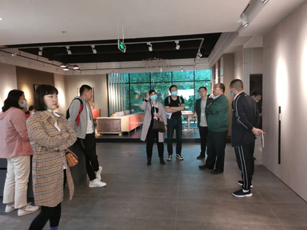 华泰龙橱柜举行首批招商说明会