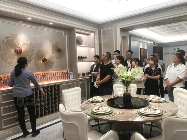 广千木门整木定制商学院2105班金牌店长特训营圆满结束 广千木门整木定制商学院2105班金牌店长特训营圆满结束