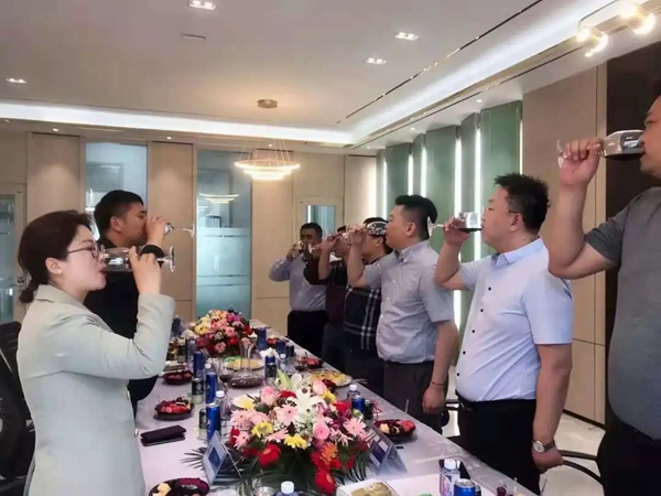 居然之家副总裁及相关领导一行参观莅临天东门窗生产基地