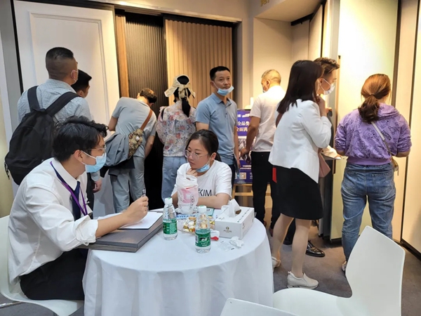 伊仕利家居重磅亮相武汉全屋定制博览会，燃爆全场！