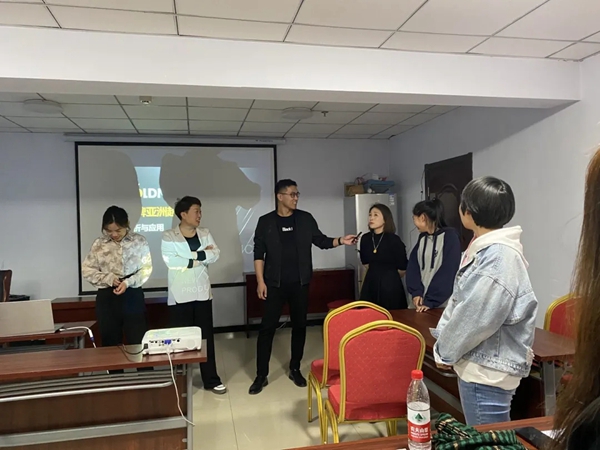 金牌亚洲瓷砖5月终端巡回专场培训完满结束！