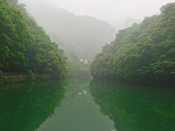 平凹国际家居 | 青春有梦，不负时光，共赏湖光山色！