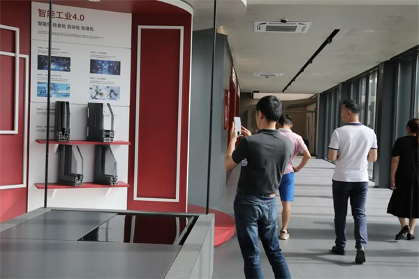 罗兰西尼系统门窗与你携手共赴千城财富大会 罗兰西尼系统门窗与你携手共赴千城财富大会
