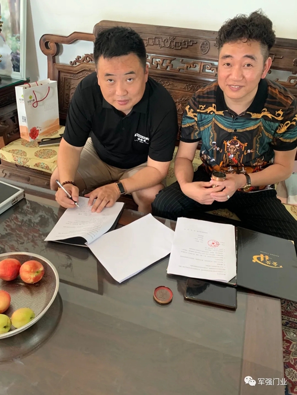 军强门业永康门博会上砥砺前行，再创佳绩！