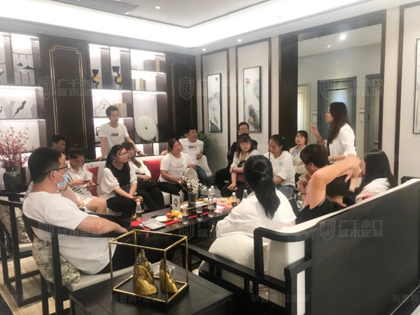 广千木门整木定制商学院2105班金牌店长特训营圆满结束 广千木门整木定制商学院2105班金牌店长特训营圆满结束