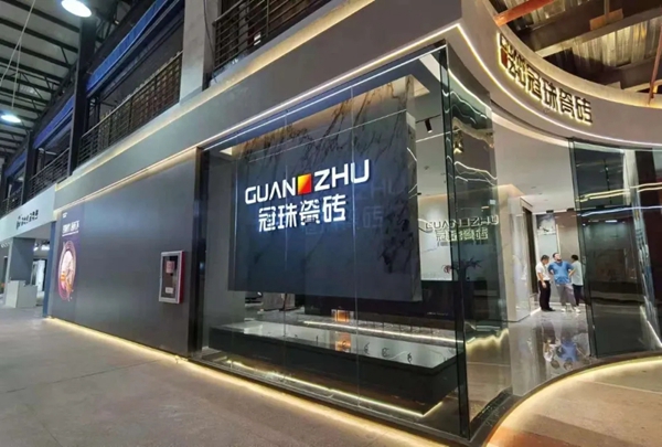 冠珠陶瓷首个全岩板形象店落地高安，开启高质招商新模式