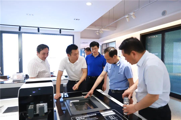 中共竹溪县委副书记莅临亿合门窗总部慰问指导