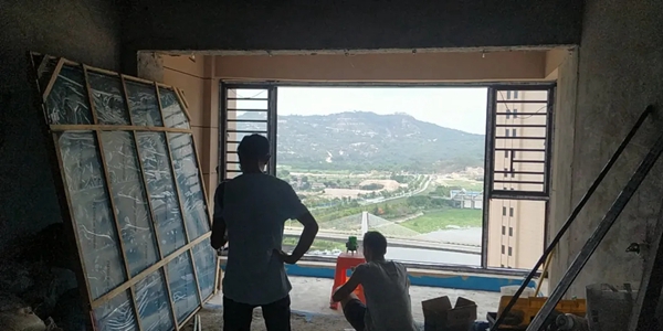 伊美德门窗大大大面积窗户封阳台，18楼，安装一气呵成，圆满完工！