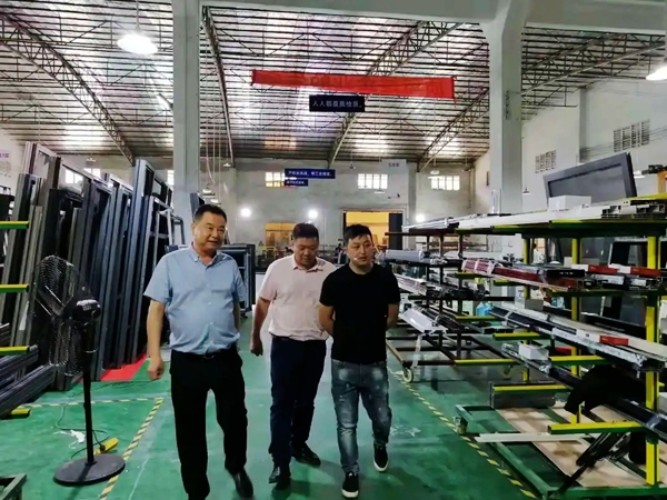 品牌升级、终端赋能，卡得罗门窗春季布局喜收成！
