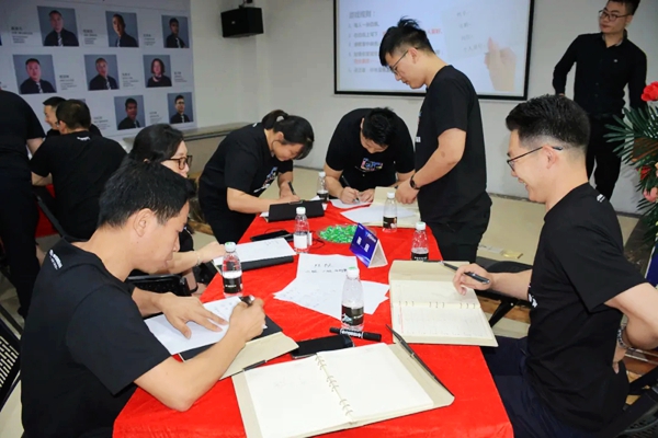 【赋能终端】荣高门窗第八届新商成长特训营圆满落幕，手把手助力全国新商轻松创业！