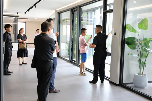 罗兰西尼系统门窗与你携手共赴千城财富大会 罗兰西尼系统门窗与你携手共赴千城财富大会