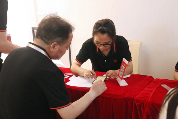 德诺特墅质臻品门新品发布会：耀出·新境界