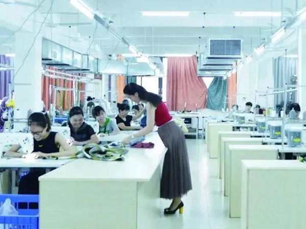 摩力克|以专卖店1/3价格拿下窗帘！小店买低价窗帘真捡大便宜了？