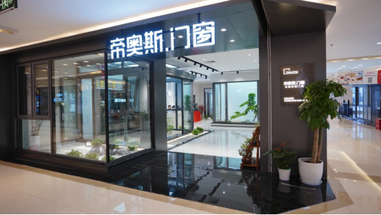 汽车行业转投800㎡人气店、90后美女创业连开三家店，他们凭的是什么？