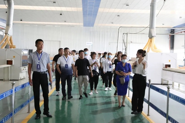谋双赢 御未来丨望美门窗2021加盟商会议顺利召开