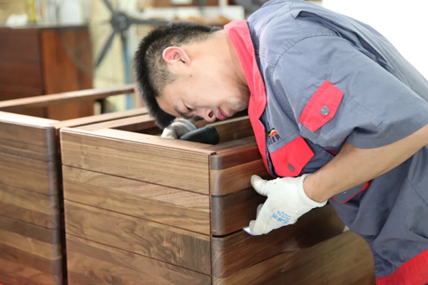 工匠精神|百强生活家家具33道生产工序诠释德国品质