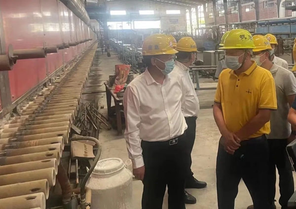 朗途瓷砖受政府高度重视及赞扬，高明区委、镇委领导一行莅临永航企业参观指导！