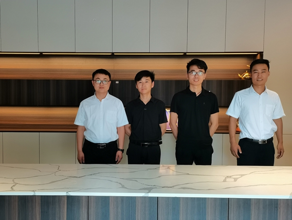 为大爱点赞！意利宝家居滑县团队英勇救人！