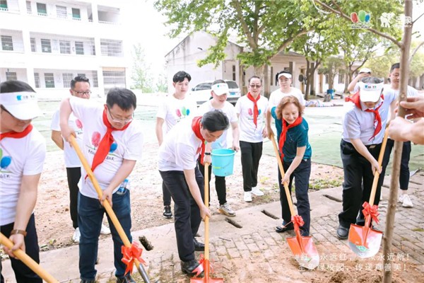 圣象集团绿校园公益活动走进“将军之县”红安 传递真善美 圣象集团绿校园公益活动走进“将军之县”红安 传递真善美