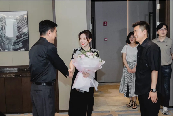 冠军品质|九球天后潘晓婷正式成为阿贝罗尼现代大师品牌形象大使！
