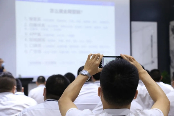威尔斯陶瓷“瓷砖V课堂”小程序进入试运营阶段！