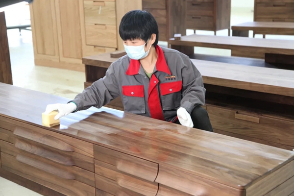 工匠精神|百强生活家家具33道生产工序诠释德国品质