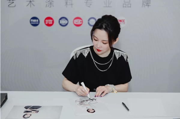 冠军品质|九球天后潘晓婷正式成为阿贝罗尼现代大师品牌形象大使！