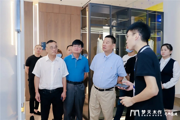 山海之城 美好启幕丨梦天木作·乐清旗舰店盛装开业 山海之城 美好启幕丨梦天木作·乐清旗舰店盛装开业