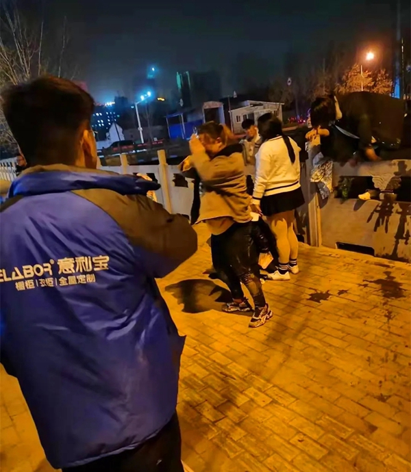 为大爱点赞！意利宝家居滑县团队英勇救人！