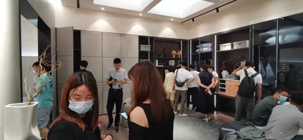 燃爆全场｜亚度家居再次闪耀2021成都家具展