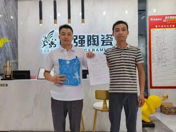 黄金石代 | 能强陶瓷微缝超平铺贴工艺来了！