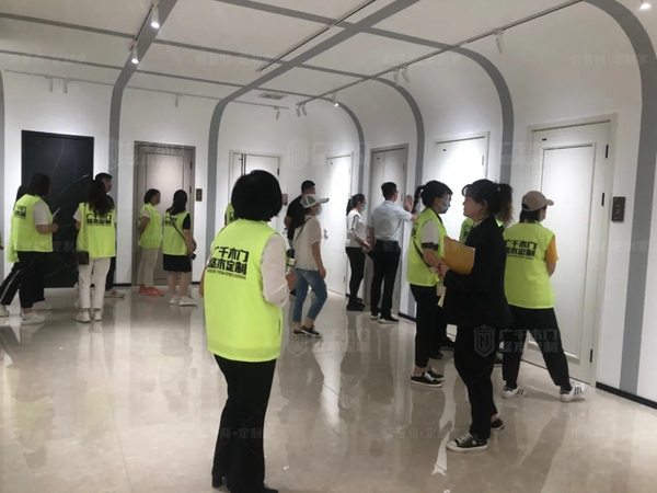 广千木门整木定制|新起点新机遇：“I5理想生活馆”迎首批经销商考察参观