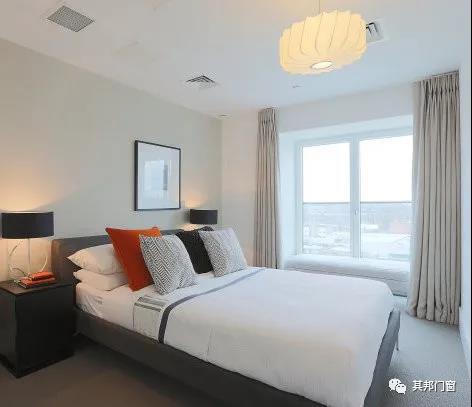 其邦门窗，打造别墅级睡眠环境