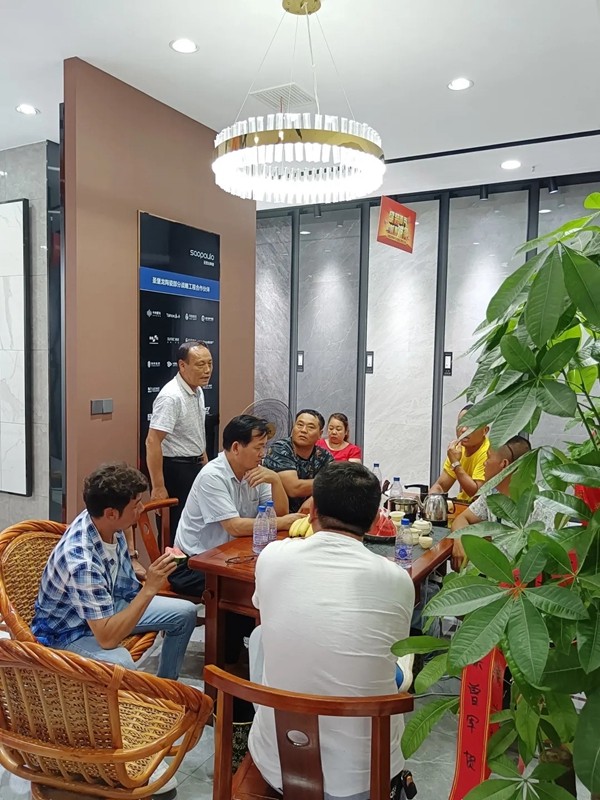 再下一城！萍乡圣堡龙瓷砖专卖店盛装开业