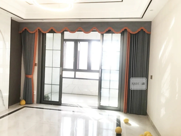 如鱼得水窗帘精品|客厅与阳台连在一起，窗帘怎么安装才好看?