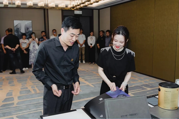 冠军品质|九球天后潘晓婷正式成为阿贝罗尼现代大师品牌形象大使！