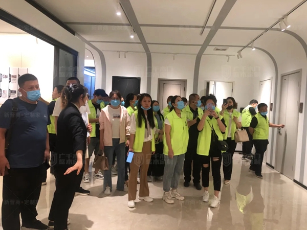 广千木门整木定制|新起点新机遇：“I5理想生活馆”迎首批经销商考察参观