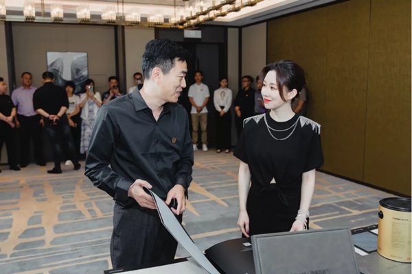 冠军品质|九球天后潘晓婷正式成为阿贝罗尼现代大师品牌形象大使！