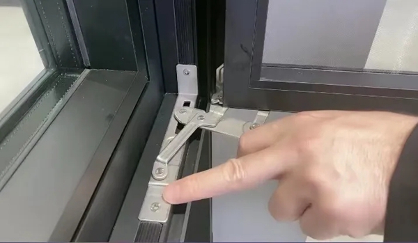 荣高门窗全线升级，满满安全感护你周全