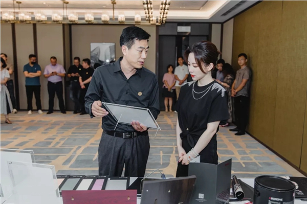 冠军品质|九球天后潘晓婷正式成为阿贝罗尼现代大师品牌形象大使！
