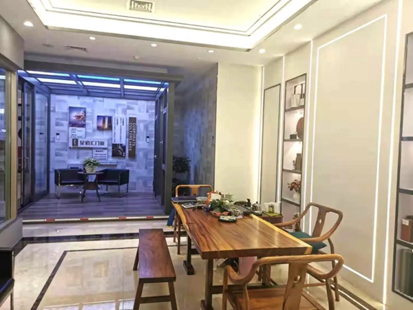 走市场，促发展丨星佰汇门窗董事长莅临江门专卖店参观指导